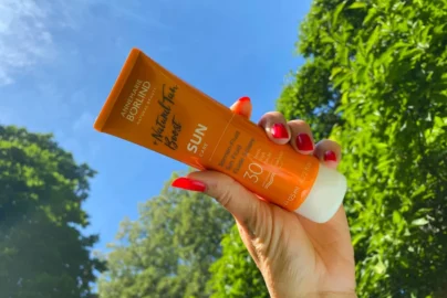 Annemarie Börlind Natural Suncare, Giveaway, Winactie, Natuurlijke zonnebrand, natuurlijke huidverzorging, Annemarie Börlind, Natural Suncare, Natuurlijke zonnebescherming, Is zonnebrand slecht voor je, Welke zonnebrand is wel goed voor je huid, Het Natuurhuis Antwerpen, Het Natuurhuis Merksem, Biologische winkel Antwerpen, Biologische zonnebrand, Vegan zonnebrand, Vegan suncare, Vegan huidverzorging, Vegan cosmetica