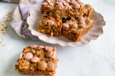 Gezonde snack, Granola-banaan bars, Pindakaas bar, Glutenvrij snack, Keto snack, Lowcarb snack, Ruby chocolade, Snack met pindakaas, Glutenvrij tussendoortje, Gezond tussendoortje, Zelf granola repen maken, Hoe maak je granola repen, Gr'eat Granola, Energy reep maken, Gezonde energy bar, Gezonde energie reep,