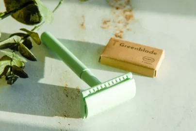 Duurzame scheermesjes, Plastic-vrije scheermesjes, Scheermesjes abonnement, Goede scherpe scheermesjes, Goed en duurzaam scheersysteem, Welk scheermes is het beste, Beste scheermes voor een man, Beste scheermes voor een vrouw, Groene scheermesjes, Review Green Blade, Ervaringen Green Blade,