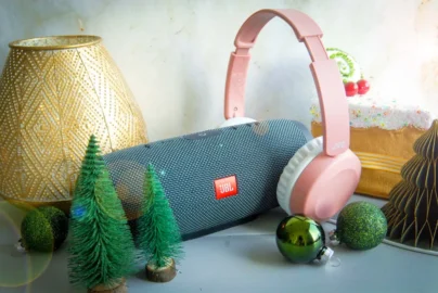 Is het al tijd voor kerstmuziek, Online muziek platform, Online radio, Online streaming radio, Online streaming podcasts, Kerstmuziek online luisteren, Kerstzenders, Welke kerstzenders zijn er, Kerst top 40, Kerstliedjes top 10, Beste kerstradio zenders,
