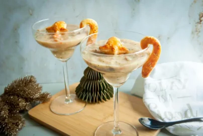 Zalmragout bladerdeeg hapjes, Vol-au-vent, Pasteitje, Koninginnepasteitje, Recept ragout, Recept pasteitje, Recepten met bladerdeeg, Kerstrecept, Voorgerecht, Bouche ala reine, Konininnehapje,