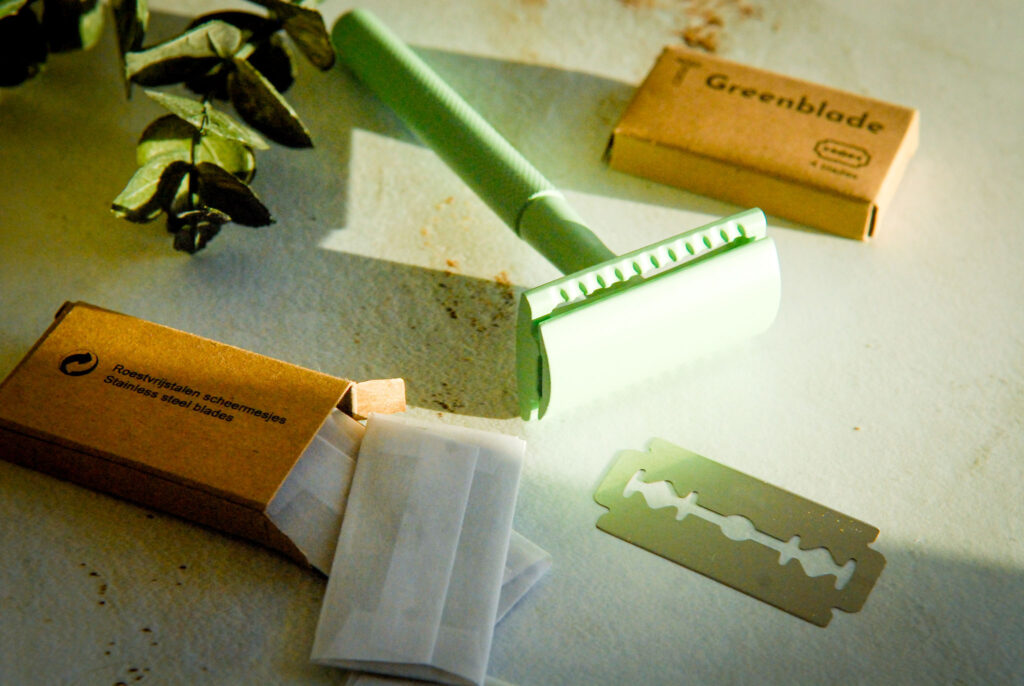 Duurzame scheermesjes, Plastic-vrije scheermesjes, Scheermesjes abonnement, Goede scherpe scheermesjes, Goed en duurzaam scheersysteem, Welk scheermes is het beste, Beste scheermes voor een man, Beste scheermes voor een vrouw, Groene scheermesjes, Review Green Blade, Ervaringen Green Blade,
