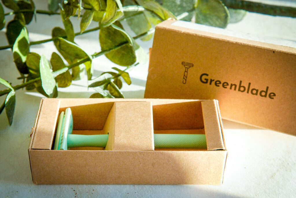 Duurzame scheermesjes, Plastic-vrije scheermesjes, Scheermesjes abonnement, Goede scherpe scheermesjes, Goed en duurzaam scheersysteem, Welk scheermes is het beste, Beste scheermes voor een man, Beste scheermes voor een vrouw, Groene scheermesjes, Review Green Blade, Ervaringen Green Blade,