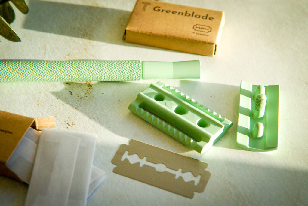 Duurzame scheermesjes, Plastic-vrije scheermesjes, Scheermesjes abonnement, Goede scherpe scheermesjes, Goed en duurzaam scheersysteem, Welk scheermes is het beste, Beste scheermes voor een man, Beste scheermes voor een vrouw, Groene scheermesjes, Review Green Blade, Ervaringen Green Blade,