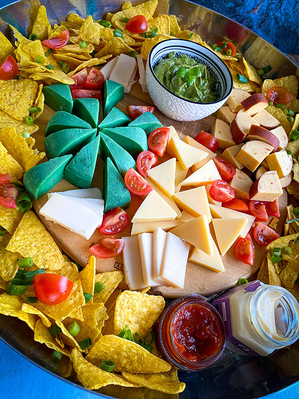 Henri Willig kazen, Biologische kaas, Duurzame kaas, Duurzaam kaasmerk, MVO bedrijf, Nationale tortillachips dag, Internationale tortillachips dag, Wanneer is het de dag van de tortillachips, Kaasplank maken, Leuke ideeën voor kaasplank, Mooie kaasplank maken, Grote kaasplank, Welke chips voor kaasplank, Tortilla chips glutenvrij, Glutenvrije chips, Glutenvrije recepten, Vegetarische kaasplank, Welke kazen voor kaasplank, Borrelplank maken, Borrelplank ideeën, Mooie
borrelplanken, Hoe maak je een kaasplank, Hoe maak je een borrelplank,