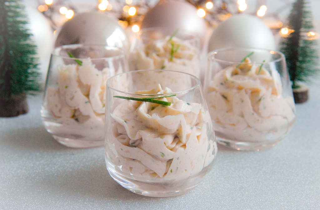 Amuse kerst, Amuse met gerookte zalm, Amuse met zalm, Apero ideeën, Ideeën voor amuses, Inspiratie voor de apero, Lekker voor bij de apero, Lekkere amuses maken, Makkelijke amuse, Vis amuse, Zalm amuse, Zalmmouse amuse, Zalmmousse maken,