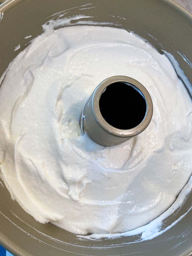 Angelfoodcake, Hoe maak je een Angel Food Cake, Wat is een Angelfoodcake, Glutenvrije taart, Keto recepten, Keto taart, Lemoncurd met passievrucht, Recept Angelfood cake, Recept lemoncurd,