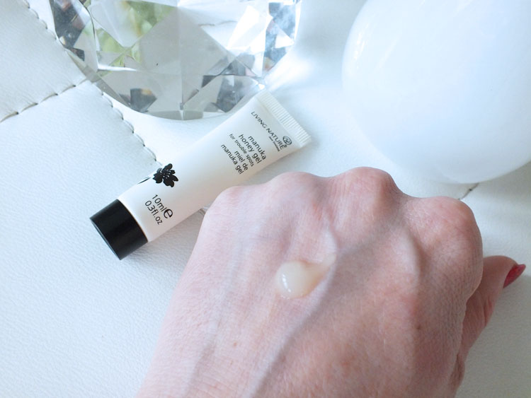 Ervaringen Honey Gel Rescue, Living Nature Manuca honing, Review Vitalising Cleanser, Living Nature Vitalising Cleanser reiniger review,