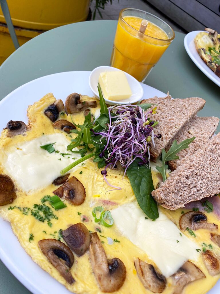 Antwerpen, Antwerpen Zuid, Brunchtips, Gezond lunchen Antwerpen, Goedkoop lunchen Antwerpen, Hip lunchen Antwerpen, Hotspots Antwerpen, Lekker eten in Antwerpen, Leuke eetadresjes in Antwerpen, Leuke restaurants in Antwerpen, Lunchen Antwerpen centrum, Lunchen Antwerpen Eilandje, Lunchen Antwerpen Meir, Lunchen Antwerpen terras, Lunchen Antwerpen zondag, Lunchen Antwerpen Zuid, Lunchen in Antwerpen, Lunchen in centum Antwerpen, Lunchtips, Antwerpen Tips, Antwerpen, Weekendje Antwerpen Zurenborg Antwerpen, Biologisch Dynamische Bakkerij Lapin, B&B Antwerpen centrum, Glutenvrij, 