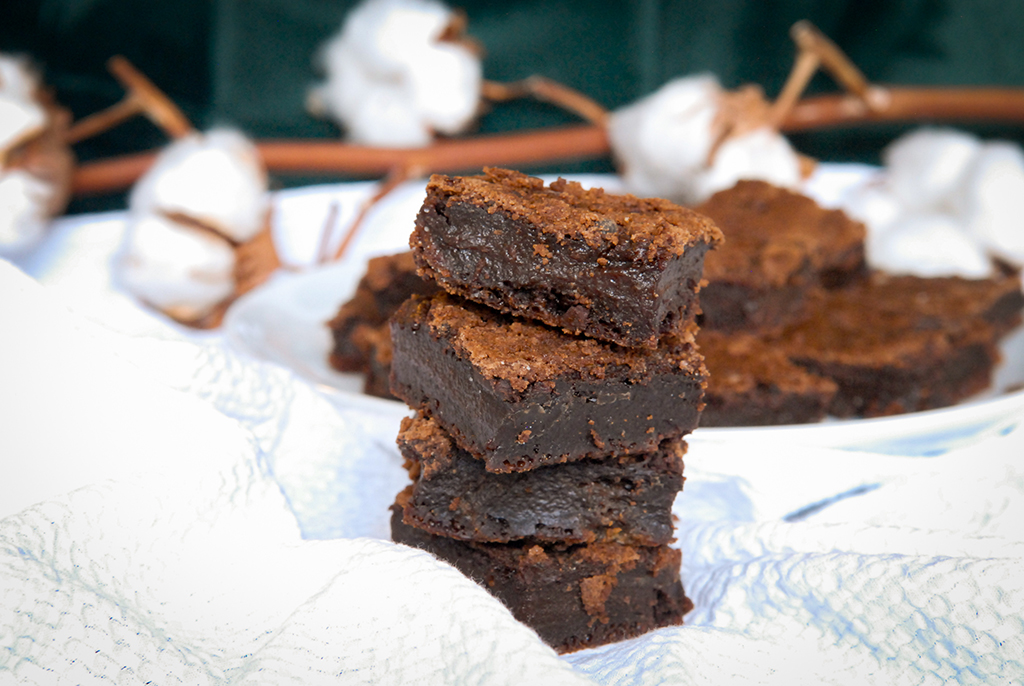 Hawaiiaans recept, Hawaiiaanse lekkernij, Japans recept, Japans recept, Japanse lekkernij, Kleefrijst, Mochi Mochi, Brownie glutenvrij, Mochiko meel recept, Wat is een Mochi, Hoe maak je een Mochi,