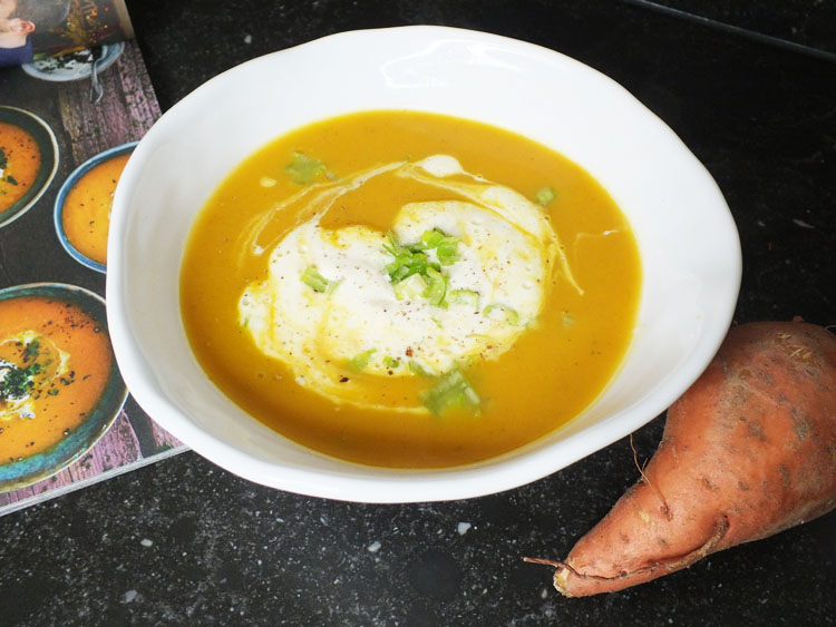 Aardappelsoep, Koolhydraat arm recept, Keto recept, Lekkere vegetarische recepten, Recept met zoete aardappel, Vegetarisch recept, Zoete aardappelsoep,