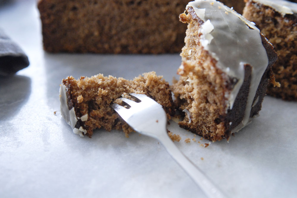 Cake recept, Citroenglazuur, Honingkoek, Kerstcake, Kerstrecept, Recept gingerbread cake, Recept peperkoek, Leuke herfstrecepten, Zelf peperkoek bakken,