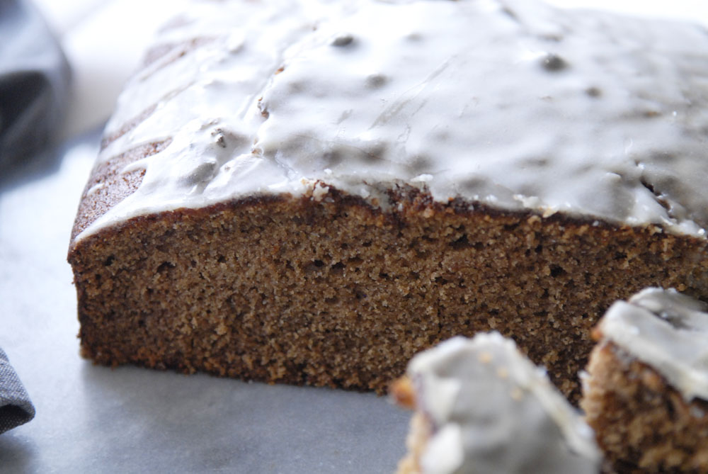 Cake recept, Citroenglazuur, Honingkoek, Kerstcake, Kerstrecept, Recept gingerbread cake, Recept peperkoek, Leuke herfstrecepten, Zelf peperkoek bakken,