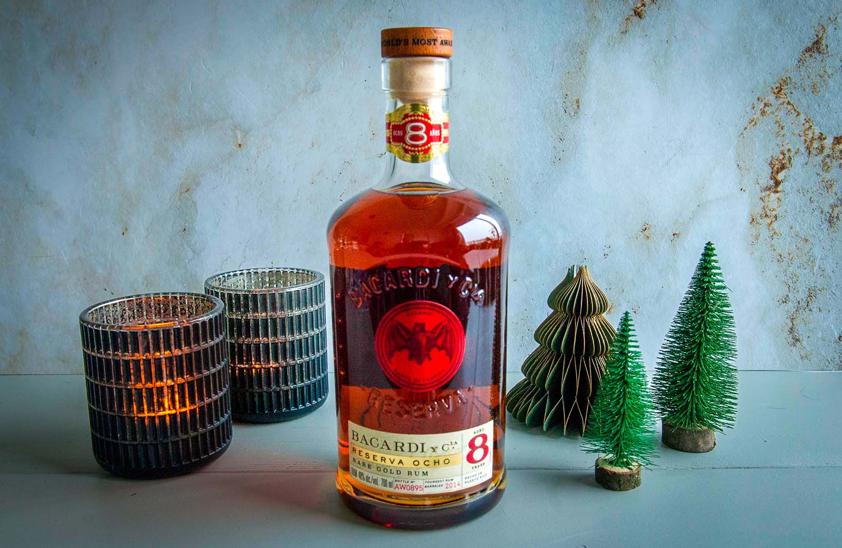 Poires Belle Helene, Welke peer voor Poire Belle Helene, Waar komt het gerecht Poires Belle Helene vandaan? Ontstaan geschiedenis Poire Belle Helene, Bacardi Rum Ocho 8, Nagerecht kerst, nagerecht met peren, Peren met warme chocolade, Likeur in Poires Belle Helene, Dessert kerst, Frans nagerecht, Typisch Frans dessert, Glutenvrij recept, Hoe maak je Poire Belle Helene,