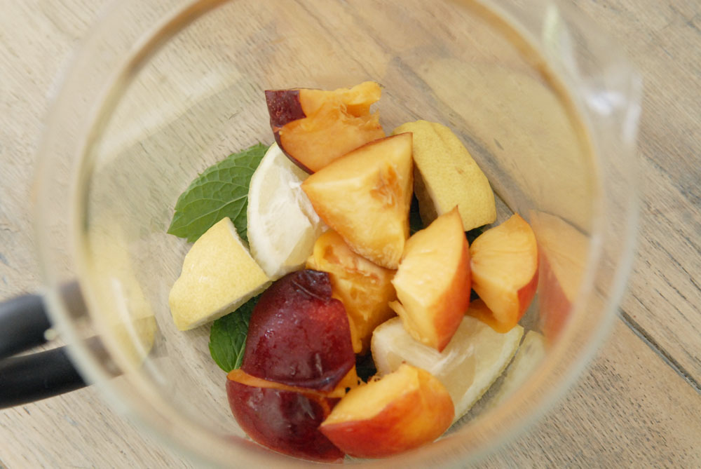 Ice tea recept, Ijsthee met munt en citroen, Ijsthee recept, Verse ijsthee, Zelf ijsthee maken, Zelfgemaakte ijsthee, Ijsthee maken met fruit, Hoe maak je ice tea,