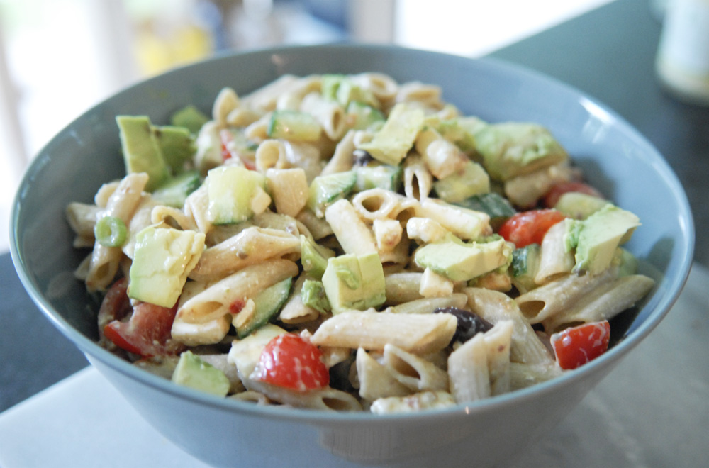 Mediterraans recept, Mediterrane keuken, Griekse pastasalade, Pastasalade recept, Vegetarische pastasalade, Zomerse gerechten, Makkelijke zomer recepten,