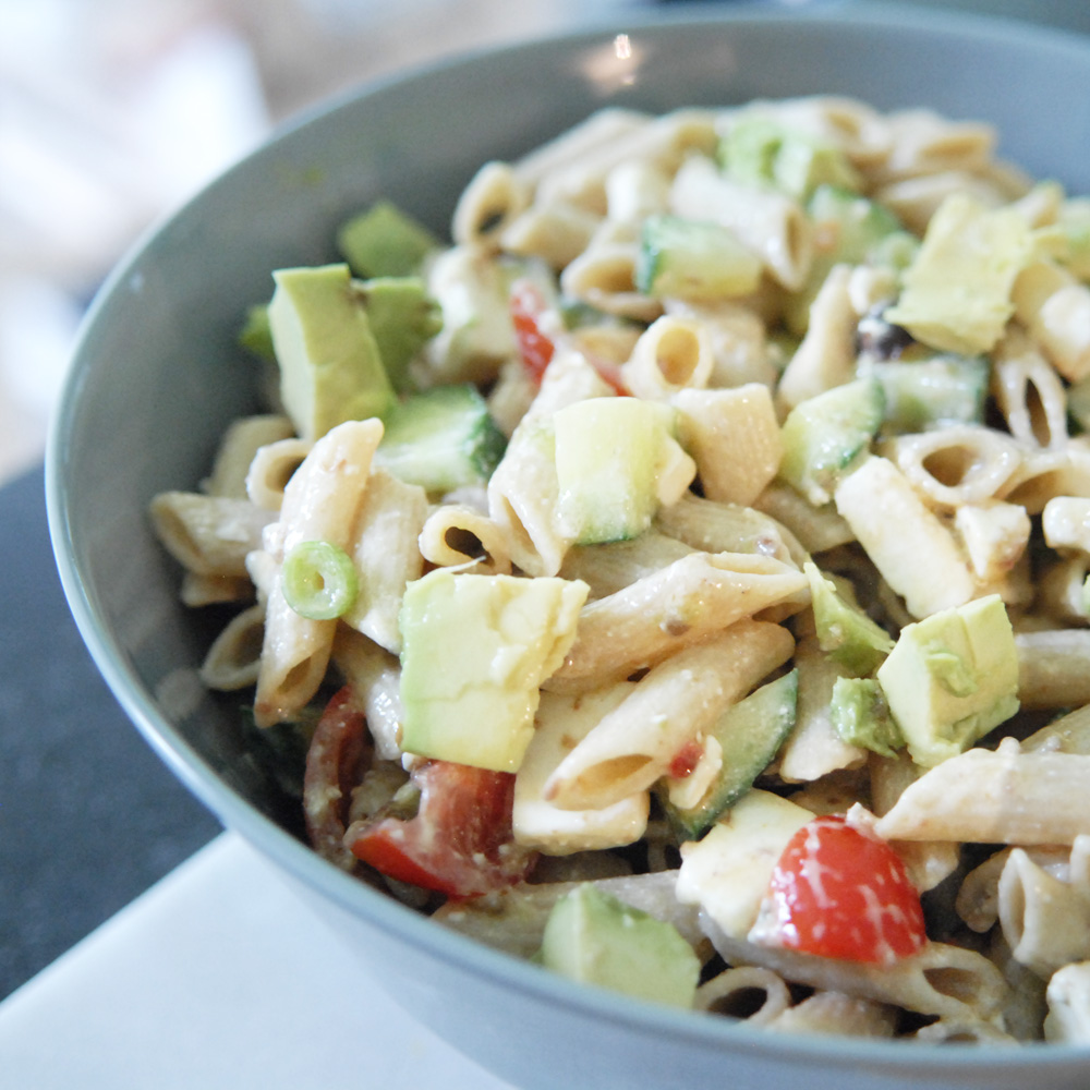 Mediterraans recept, Mediterrane keuken, Griekse pastasalade, Pastasalade recept, Vegetarische pastasalade, Zomerse gerechten, Makkelijke zomer recepten,