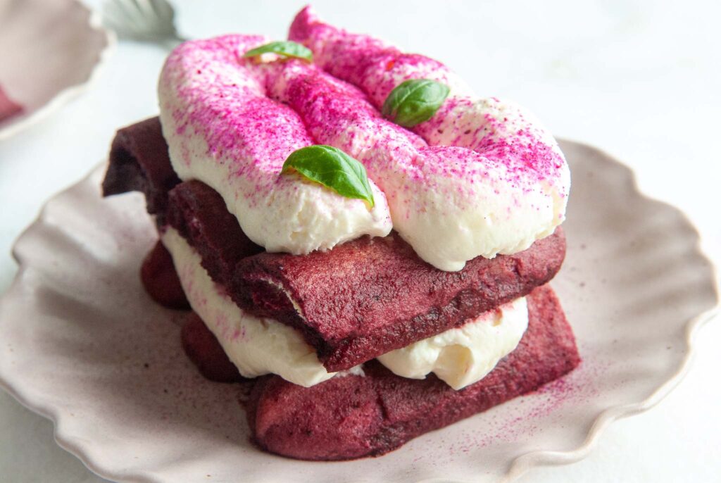 Alternatief klassieke tiramisu, Glutenvrije tiramisu, Kleurrijke dessert, Nagerecht met kersen, Prosecco tiramisu, Tiramisu met kersen, Tiramisu met vruchten, Tiramisu van cava, Tiramisu van kersen en Cava, Tiramisu van slagroom en mascarpone, Tiramisu recept zonder ei, Zomers recept, Dessert met kersen,