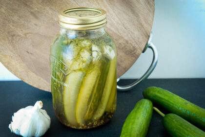 Zelf augurken maken, Dille augurken, welke komkommer voor augurken, Hoe maak je augurken, Welke kruiden bij augurken, Recept augurken, Makkelijk augurken maken, Augurken met koriander, Welke azijn bij augurken, Zelf maken augurken, Augurken met dille,